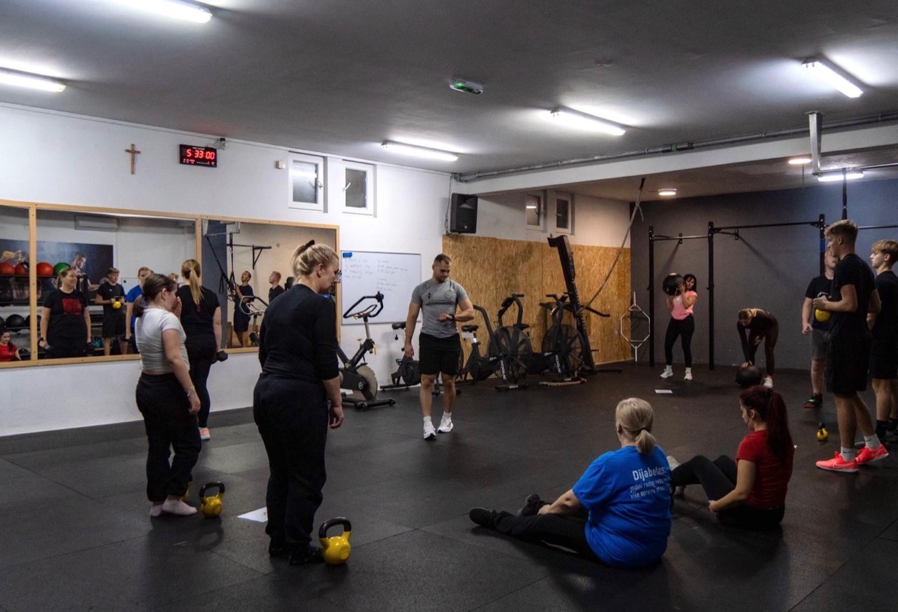 Denis vodi trening male grupe